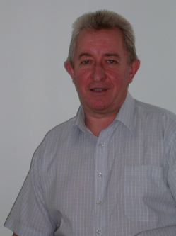J�zsef, 70 �ves t�rskeres� f�rfi, P�pa