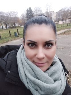 Panni, 43 �ves t�rskeres� n�, P�cs