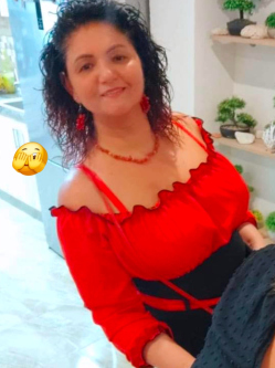 Melinda, 47 �ves t�rskeres� n�, Verseg