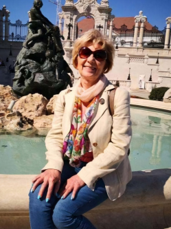 Joli, 68 �ves t�rskeres� n�, Csorna