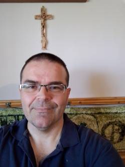 Tivadar, 43 �ves t�rskeres� f�rfi, Szakoly