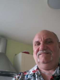 Ferenc, 64 �ves t�rskeres� f�rfi, B�r