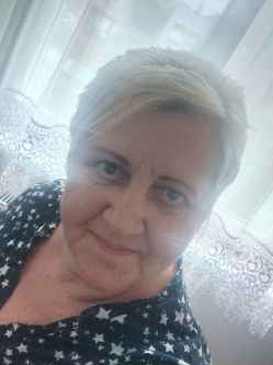 Gy�ngyi, 61 �ves t�rskeres� n�, Kom�rom
