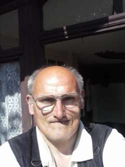 TIBOR, 58 �ves t�rskeres� f�rfi, Szeged