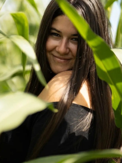 Enik�, 36 �ves t�rskeres� n�, Izs�k