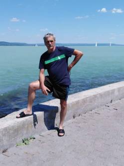 K�roly, 64 �ves t�rskeres� f�rfi, Abony