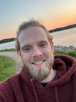 Kevin, 35 �ves t�rskeres� f�rfi, P�cs
