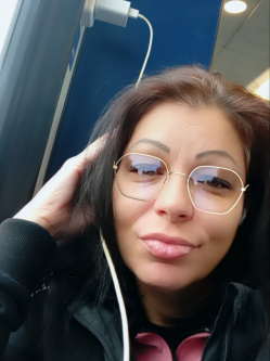 Moncsi, 46 �ves t�rskeres� n�, Szolnok