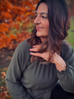 Sziszi, 55 �ves t�rskeres� n�, S�rv�r