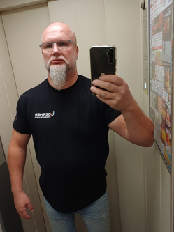 Tamas, 58 �ves t�rskeres� f�rfi, Eger
