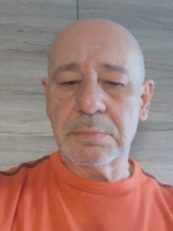 Istv�n, 62 �ves t�rskeres� f�rfi, Abas�r
