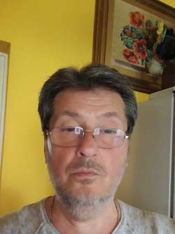 K�roly, 75 �ves t�rskeres� f�rfi, Budapest
