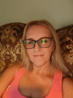 T�mea, 44 �ves t�rskeres� n�, Rakamaz