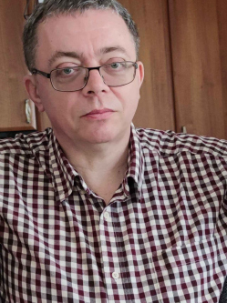 Walaky, 55 �ves t�rskeres� f�rfi, Mak�