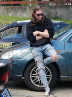 Bal�zs, 19 �ves t�rskeres� f�rfi, B�tonyterenye