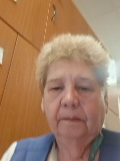 Katalin, 76 �ves t�rskeres� n�, Budapest