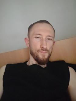 Vik, 37 �ves t�rskeres� f�rfi, Eur�pa (egy�b)