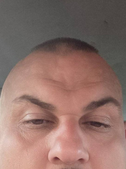 J�cint, 47 �ves t�rskeres� f�rfi, Gy�ngy�s