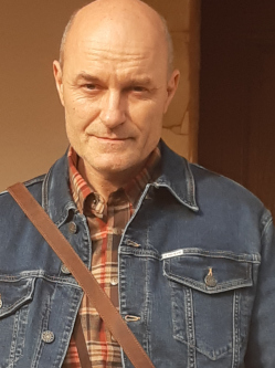 Gyula, 54 �ves t�rskeres� f�rfi, Debrecen