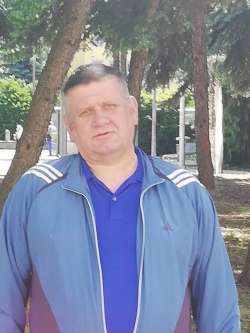 Zoltan, 61 �ves t�rskeres� f�rfi, Salg�tarj�n
