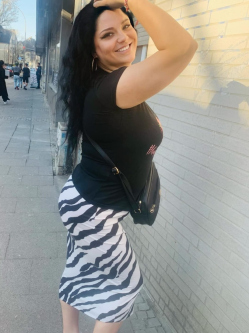 Alexandra, 34 �ves t�rskeres� n�, Hamburg