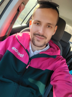 G�bor, 26 �ves t�rskeres� f�rfi, Ajka