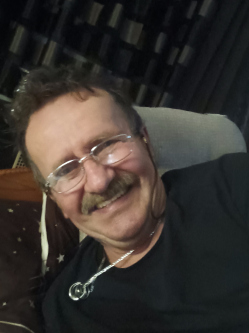 Lajos, 70 �ves t�rskeres� f�rfi, B�k�scsaba