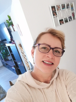 L�via, 55 �ves t�rskeres� n�, L�b�ny