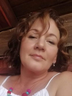 Krisztina, 50 �ves t�rskeres� n�, S�rv�r