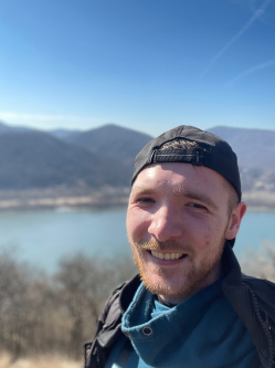 Tibor, 31 �ves t�rskeres� f�rfi, V�c