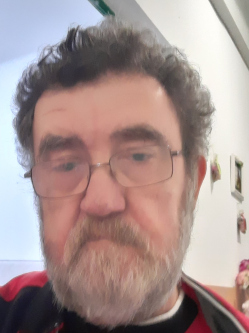 K�roly, 66 �ves t�rskeres� f�rfi, Duna�jv�ros