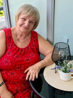 ERIKA, 68 �ves t�rskeres� n�, Duna�jv�ros