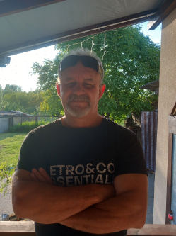 Gyula, 58 �ves t�rskeres� f�rfi, M�t�szalka
