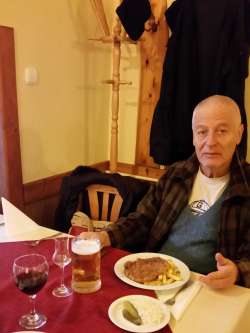 J�zsef, 76 �ves t�rskeres� f�rfi, Budapest