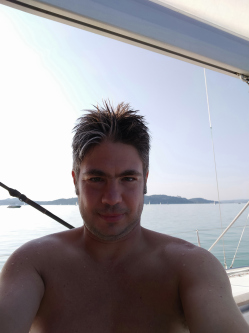 Krisz, 43 �ves t�rskeres� f�rfi, Budapest