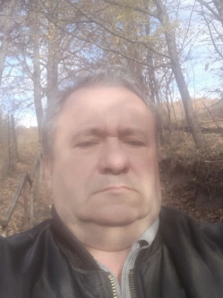 Bal�zska, 56 �ves t�rskeres� f�rfi, H�romhuta