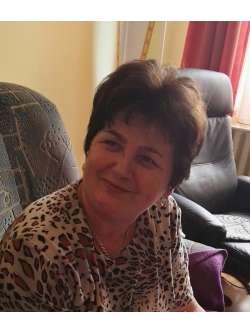 Marika, 69 �ves t�rskeres� n�, Paks