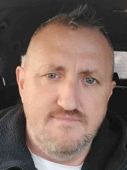 Norbert, 53 �ves t�rskeres� f�rfi, Celld�m�lk