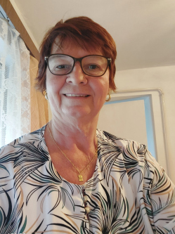 Marika, 69 �ves t�rskeres� n�, Nemeshany