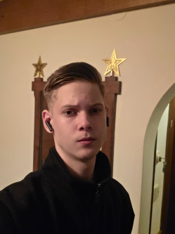 Kriszti�n, 18 �ves t�rskeres� f�rfi, Salzburg