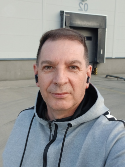 S�ndor, 54 �ves t�rskeres� f�rfi, Sarkadkereszt�r