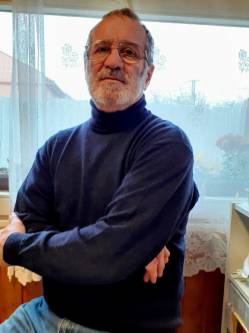 D�nes, 73 �ves t�rskeres� f�rfi, H�dmez�v�s�rhely