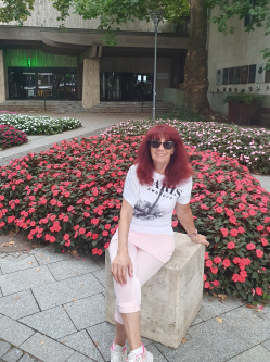 Magdi, 59 �ves t�rskeres� n�, F�t