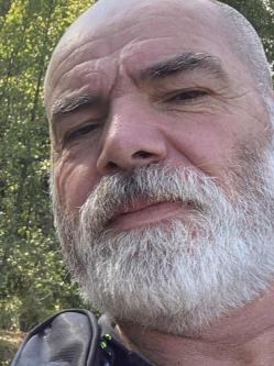 S�ndor, 57 �ves t�rskeres� f�rfi, Nagyszombat