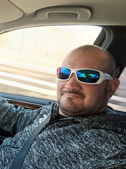 �d�m, 40 �ves t�rskeres� f�rfi, Szeged