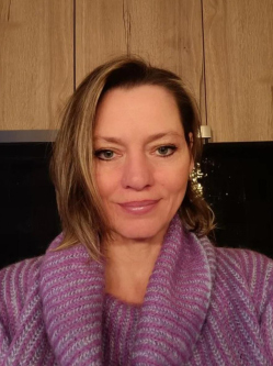 Hajnalka, 45 �ves t�rskeres� n�, Debrecen