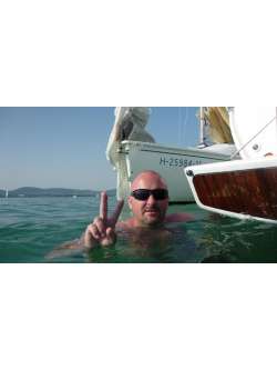Bal�zs, 54 �ves t�rskeres� f�rfi, V�c