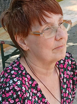Anna, 72 �ves t�rskeres� n�, Veszpr�m