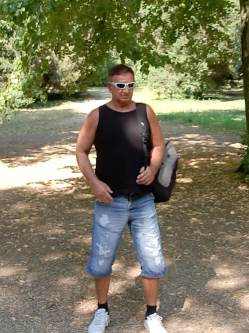 Toni, 61 �ves t�rskeres� f�rfi, Szentes