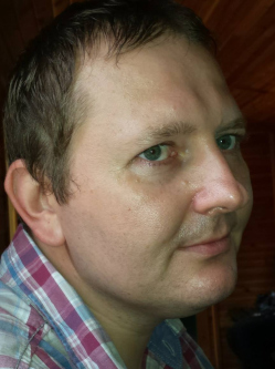 Tibor, 45 �ves t�rskeres� f�rfi, Polg�r